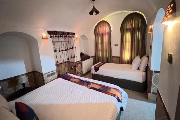 اتاق دو تخته زمرد هتل شیخداد یزدرزرو هتل-های